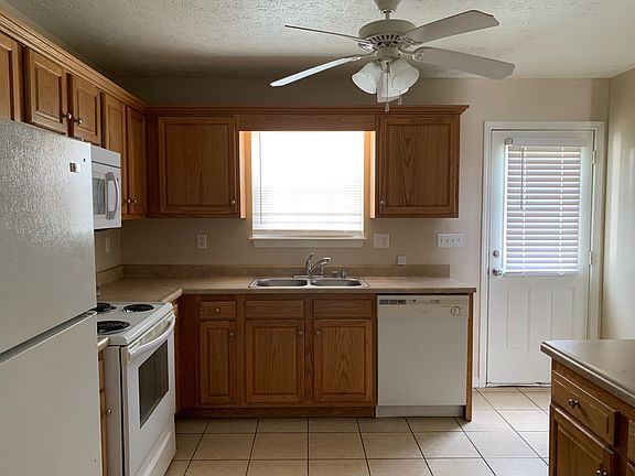 3rd image of 625 Broadway St #18078337
