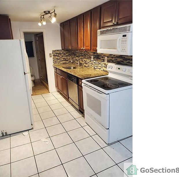 1st image of 1918 Garfield St #West
