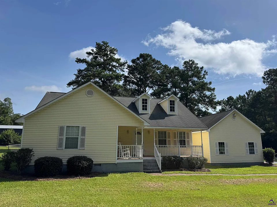 105 Houston Dr
