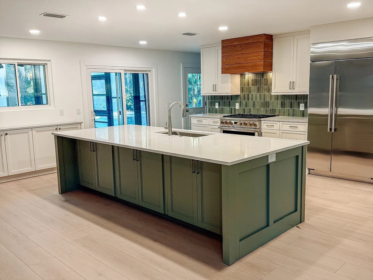 3 bed, 2.5 bath, 2069 sqft, $6,000 — Photo 3
