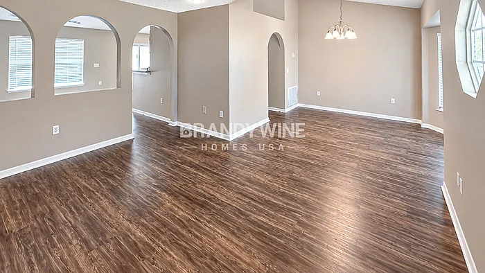 4 bed, 2.0 bath, 1714 sqft, $2,660 — Photo 4