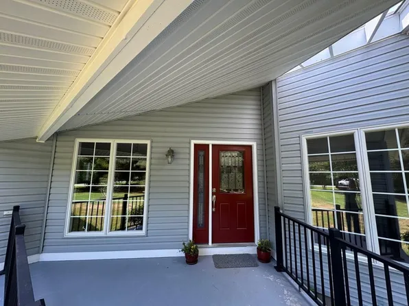 621 Twin Harbor Rd, Reedville, VA 22539