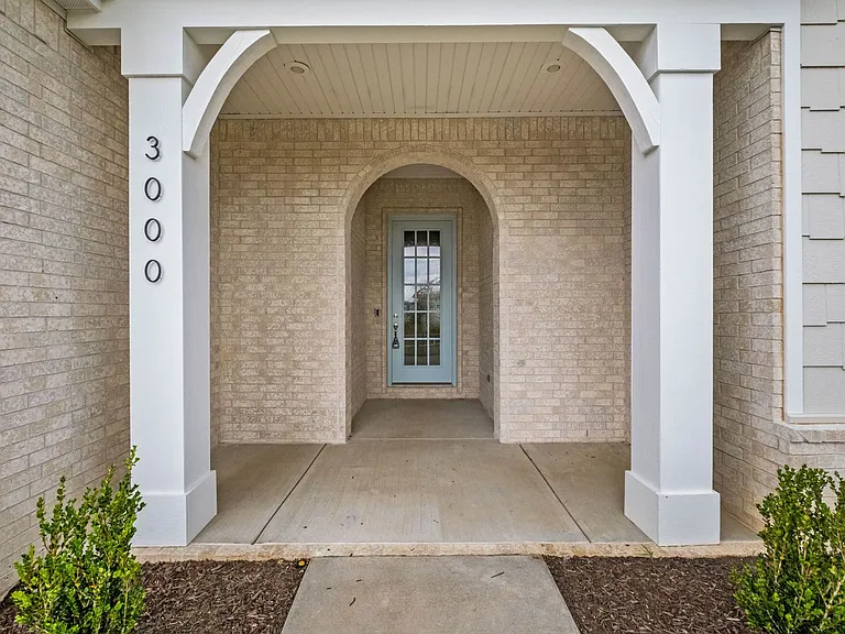 3000 Courtyard St — Photo 2