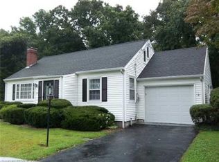 36 Woodland Dr, Norwich, CT 06360