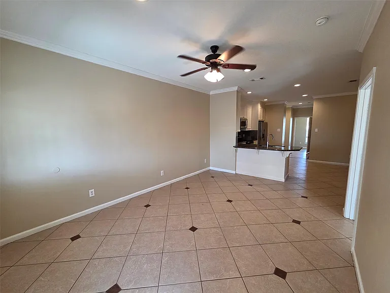 928 Runneburg Rd — Photo 5