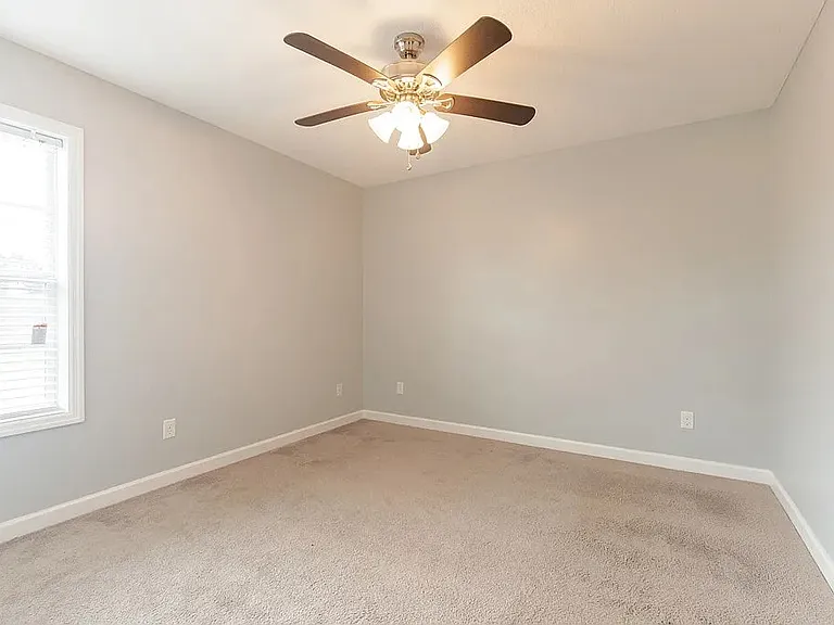 3964 Glen Laurel Dr W — Photo 3