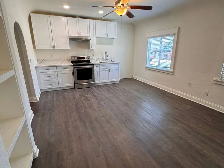 4555-57 Landis St #55 — Photo 6