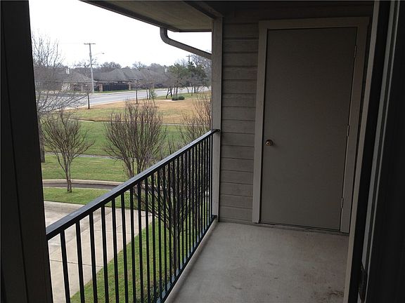 5th image of 100 Deacon Dr APT 101