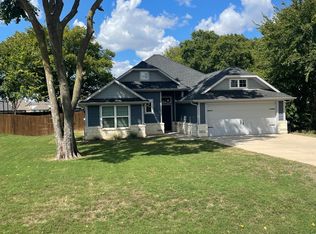 718 E Walcott St, Pilot Point, TX 76258