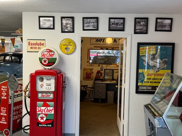 728 Brockton Ave #1, Abington, MA 02351