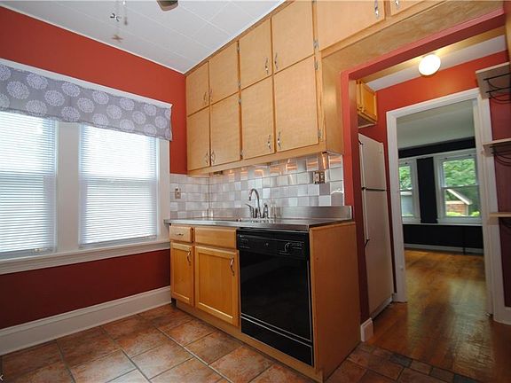 3rd image of 1294 Bonnieview Ave