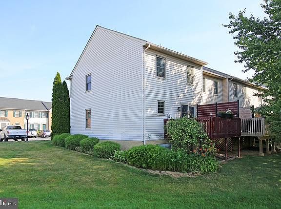 5th image of 525 Cobblestone Ln