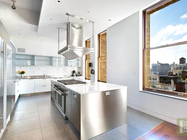 158 Mercer Street image 1 of 10