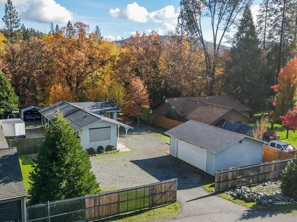 56 Horseshoe Ln, Weaverville, CA 96093