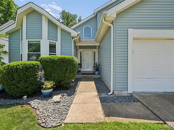 2nd image of 1516 Strawberry Glen Ct