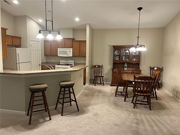 4th image of 17502 Dawn Ct