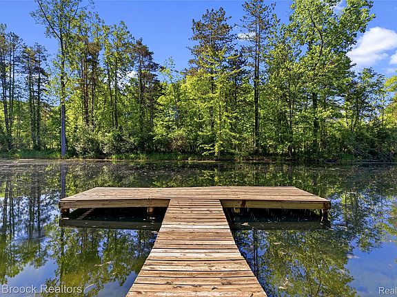 5th image of 892 W Barnes Lake Rd