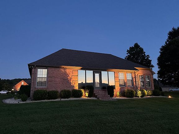2nd image of 267 Glenstone Cir