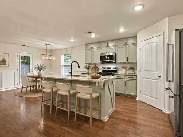 1240 Oxford Village Cv, Columbia, TN 38401