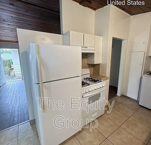 922 W Goshen Ave #A — Photo 7
