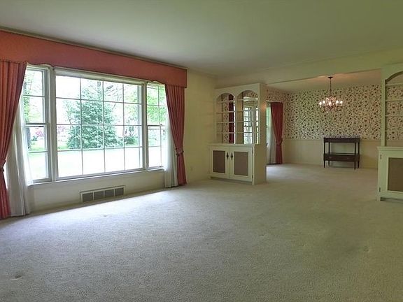 2nd image of 995 W Mill Dr