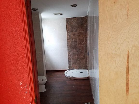 5th image of 723 W Garfield Ave
