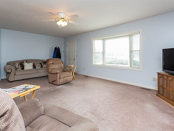 3rd image of 1132 Bluebird Ct