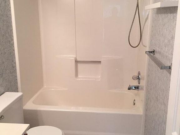 4th image of 213 Quarter Trl APT D