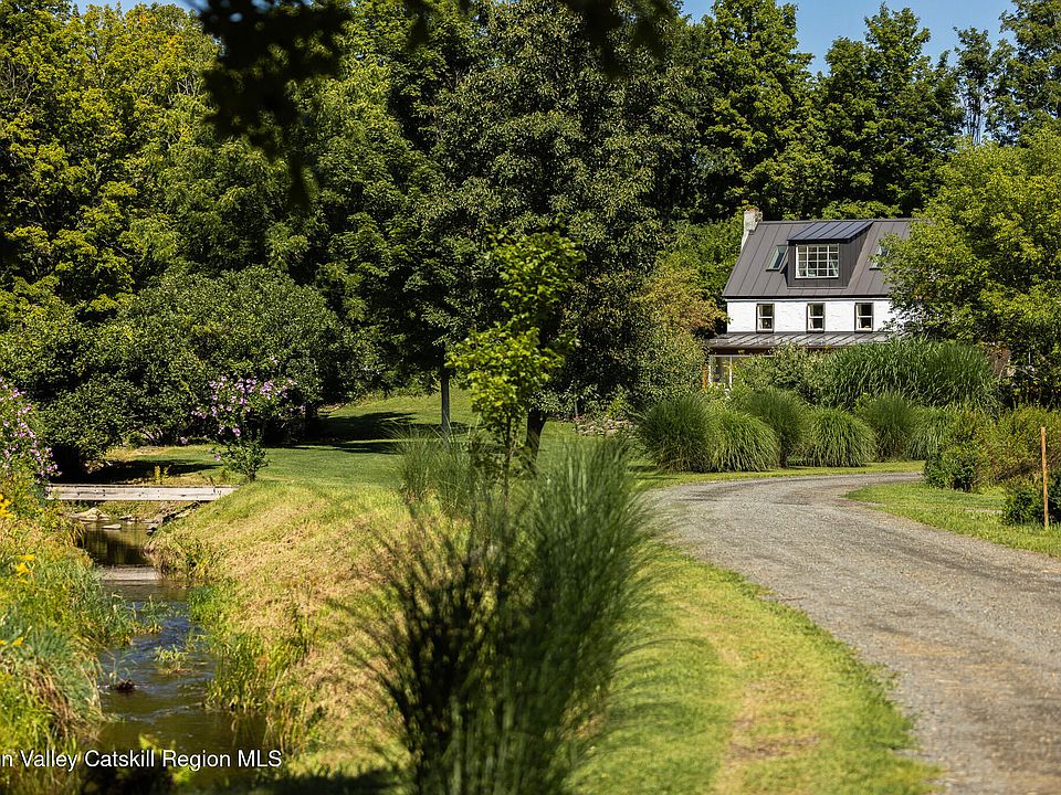 1st image of 19 Cottage Lane