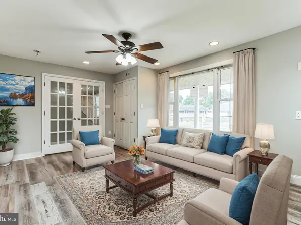 129 Winding Way, Yardley, PA 19067