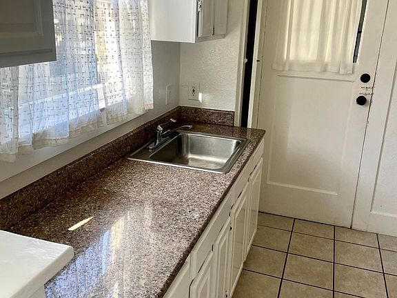 3rd image of 5627 Adeline St #1