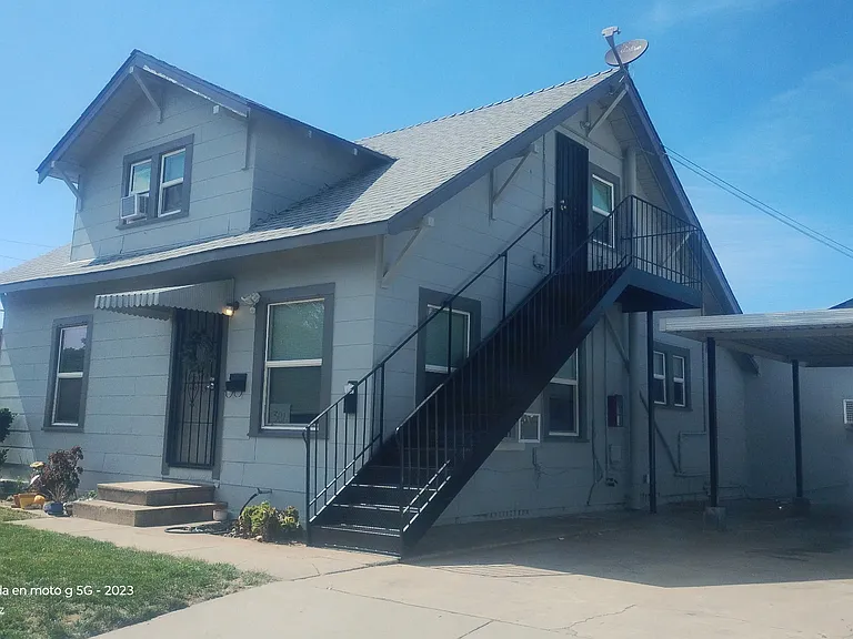 301 Maple St #301 — Photo 1