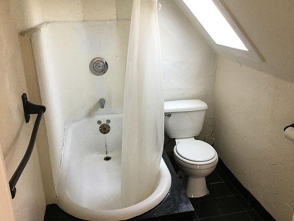 3rd image of 801 E Center St APT 3