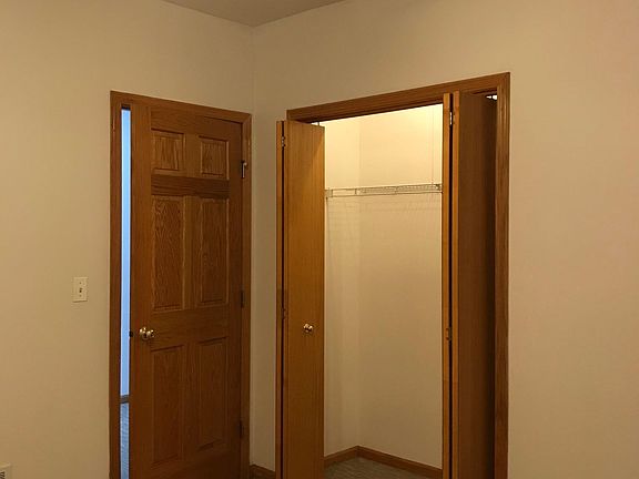 4th image of 2723 N Wayne Ave #1F