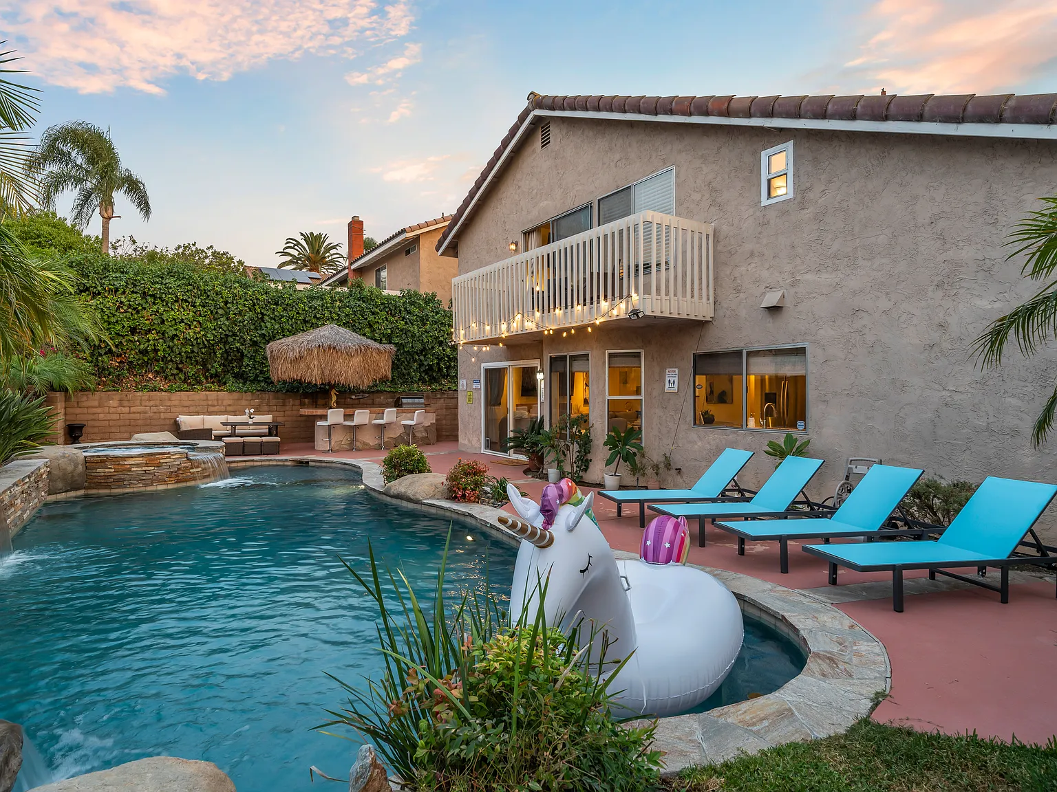 4 bed, 3.5 bath, 2500 sqft, $9,900 — Photo 4