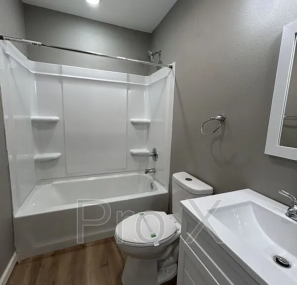 712 N Columbus St #A — Photo 6