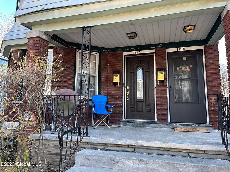 2nd image of 1217 Pleasant Street