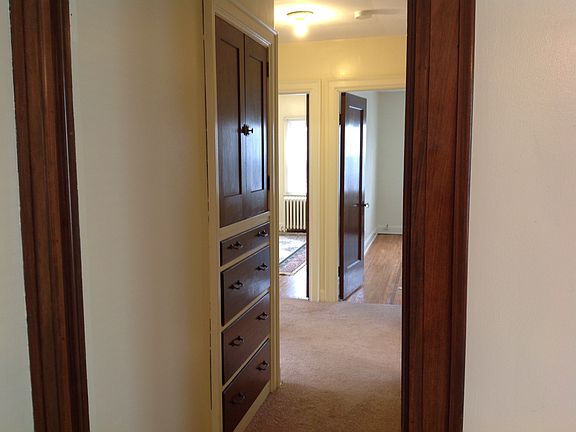 5th image of 152 Shoshone St
