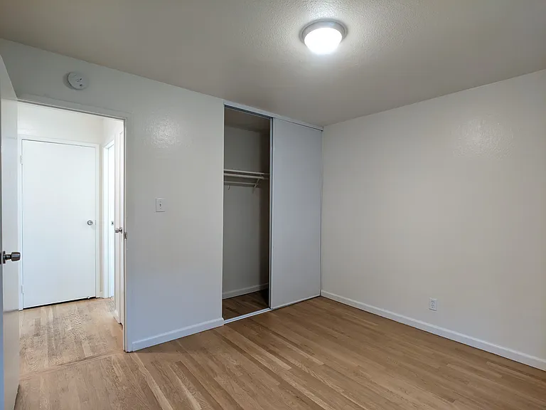 Vanguard Apartments — Photo 17