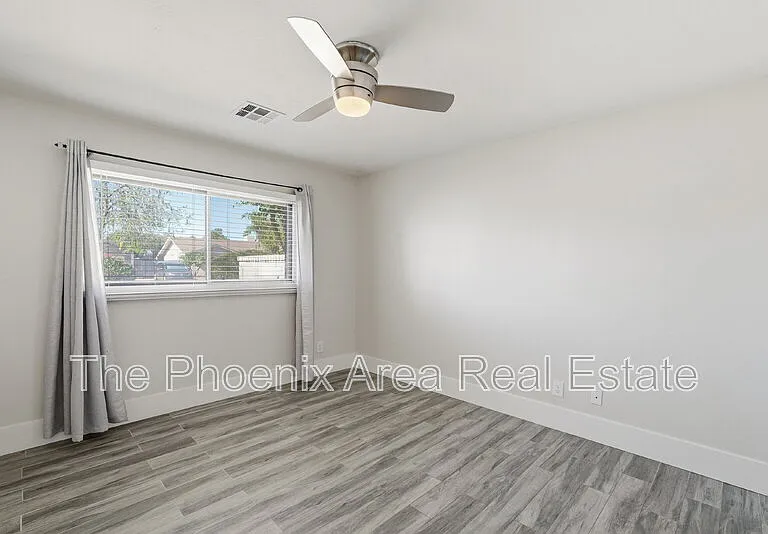 447 E Carson Dr — Photo 27