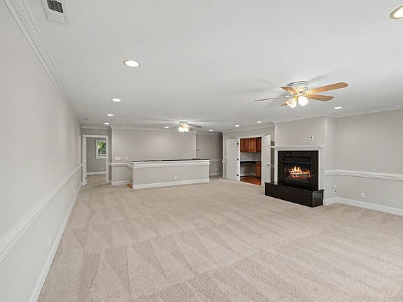 2nd image of 2545 Rea Rd