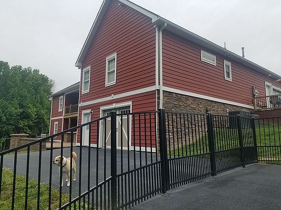 3rd image of 300 Zoe Dr