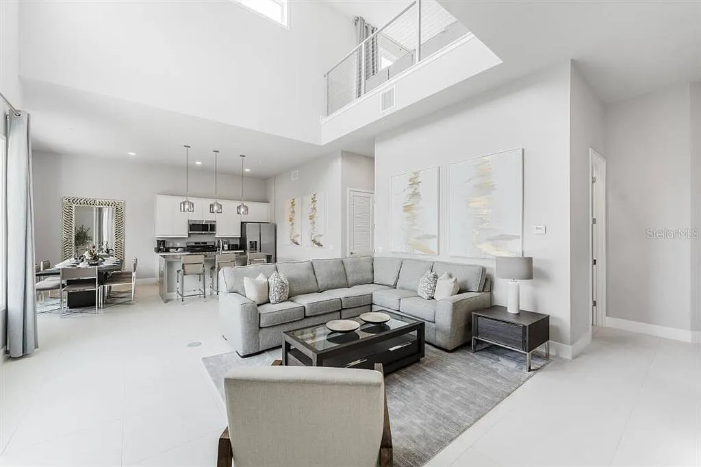 5 bed, 4.5 bath, 2630 sqft, $3,400 — Photo 2