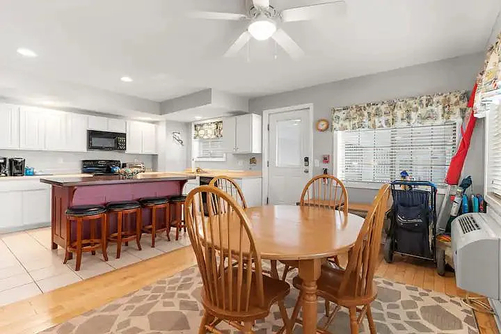 6 Ashworth Ave #1 — Photo 10