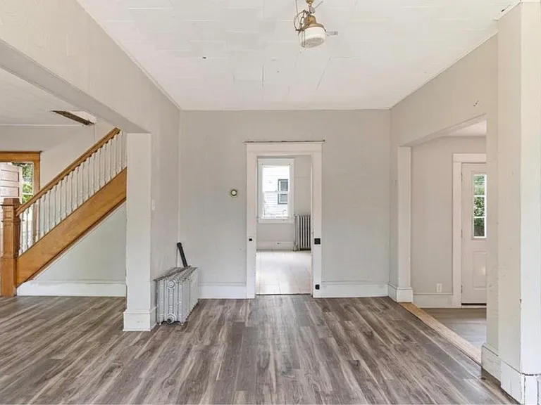 824 9th St N — Photo 3