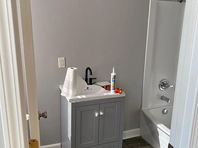 161 E New Hampshire Ave #4 — Photo 1