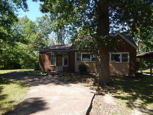 1st image of 414 Woodlawn Ave