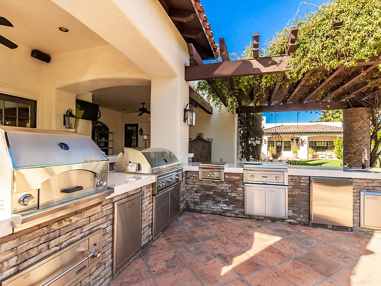 6708 E San Miguel Ave — Photo 43