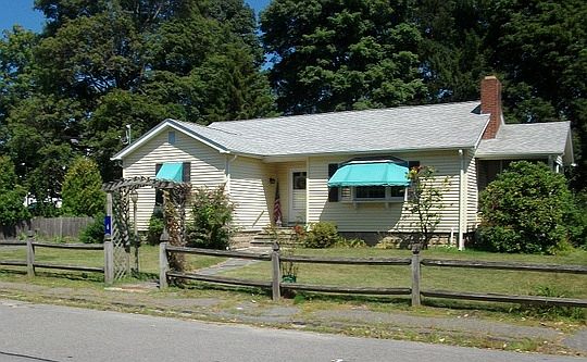 2nd image of 6 Earl St