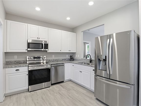 4th image of 317 N Palmetto St